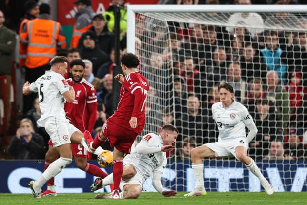 Emirates FA Cup Third Round Liverpool v Barnsley Curtis Jones of Liverpool shoots on goal and watches the ball hit a player and bounce back during the Emirates FA Cup Third Round match Liverpool vs Barnsley at Anfield, Liverpool, United Kingdom, 12th January 2026 (Photo by Alfie Cosgrove News Images) Liverpool Anfield Merseyside United Kingdom Copyright: xAlfiexCosgrove NewsxImagesx