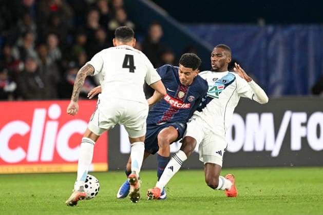 Paris Saint-Germain v Paris FC - French Cup 2025 2026 24 Senny MAYULU (psg) - 17 Adama CAMARA (pfc) during the French Cup match between Paris and Paris on January 12, 2026 at Parc des Princes in Paris, France. Paris France  Copyright: xFEPx 776440462