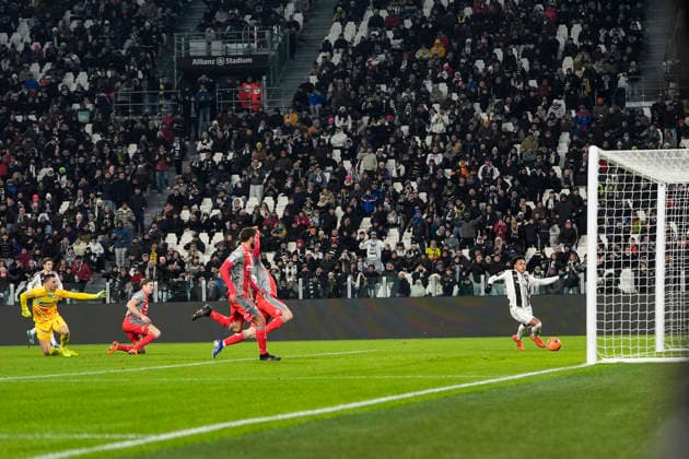 Juventus™ Weston McKennie scoring the 4-0 goal for his team during the Serie A soccer match between Juventus Fc and Cremonese the Juventus Stadium in Turin, north west Italy - January 12, 2026. - Soccer  Copyright: xFabioxFerrari LaPressex