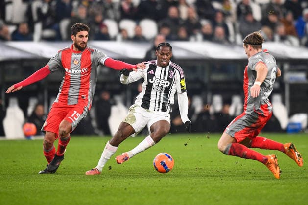 2026-01-12 Juventus FC v US Cremonese - Serie A TURIN, ITALY - JANUARY 12: Jonathan David of Juventus FC, Matteo Bianchetti of US Cremonese, Federico Baschirotto of US Cremonese during the Serie A match between Juventus FC and US Cremonese at Allianz Stadium on January 12, 2026 in Turin, Italy. (Photo by Alberto Gandolfo BSR Agency) Turin Italy Content not available for redistribution in The Netherlands directly or indirectly through any third parties. Copyright: xBSRxAgencyx