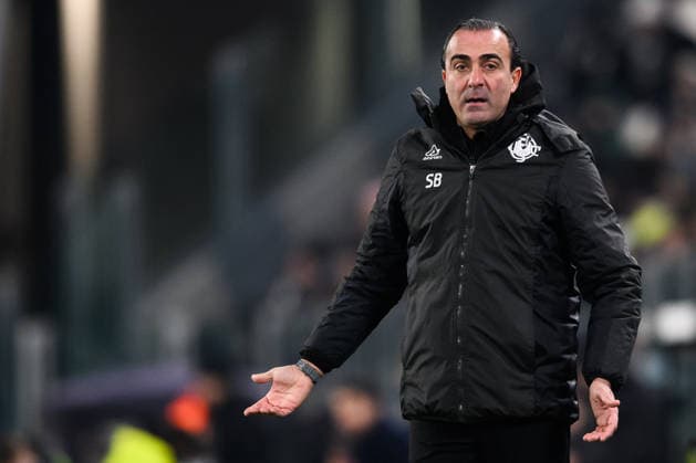 Juventus FC v US Cremonese - Serie A Simone Barona, assistant coach of US Cremonese, gestures during the Serie A football match between Juventus FC and US Cremonese. Turin Italy Copyright: xNicolòxCampox
