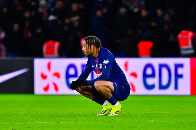FOOTBALL : PSG vs PFC - Coupe de France - 12 01 2026 Bradley Barcola ( 29 - PSG ) looks dejected following the French Cup match between Paris Saint Germain and Paris Football Club at Parc Des Princes on January 12 , 2026 in Paris, France. ( Photo by Federico Pestelini PsnewZ ) - ParisFrance  Copyright: xFedericoxPestelinix