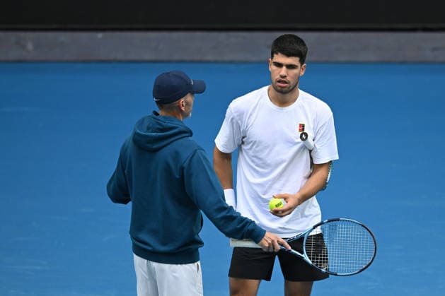 TENNIS AUSTRALIAN OPEN PRACTICE, Carlos Alcaraz of Spain (right) during a practise session ahead of the Australian Open tennis tournament at Melbourne Park in Melbourne, Tuesday, January 13, 2026. ( NO ARCHIVING MELBOURNE VICTORIA AUSTRALIA  Copyright: xJAMESxROSSx 20260113135264232986