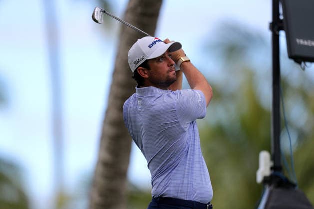 January 12, 2026 - Davis Riley tracks his shot after teeing off on the 7th tee during a Practice Round prior to the 2026 Sony Open in Hawaii at Waialae Country Club in Honolulu, HI - CSM Honolulu USA - ZUMAc04_ 20260112_zma_c04_024 Copyright: xAndrewxLeex