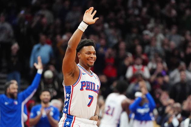 January 12, 2026, Toronto, On, CANADA: Kyle Lowry, des 76ers de Philadelphie, saluant la foule durant un match contre les Raptors le 12 janvier 2026, o Toronto. LA PRESSE CANADIENNE Canada News - January 12, 2026  - ZUMAc35_ 20260112_zaf_c35_087 Copyright: xFrankxGunnx