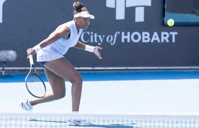 TENNIS HOBART INTERNATIONAL, Venus Williams (USA) during the 2026 Hobart international match, Länderspiel, Nationalmannschaft against Tatjana Maria (GER) at Domain Tennis Centre in Hobart, Tasmania, Tuesday, January 13, 2026. ( NO ARCHIVING, EDITORIAL USE ONLY Hobart Tasmania Australia  Copyright: xChrisxKiddx 20260113194537371087