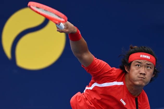 TENNIS KOOYONG CLASSIC, Zhang Zhizhen of China in action against Nick Kyrgios of Australia during the Kooyong Classic at the Kooyong Lawn Tennis Club in Melbourne, Tuesday, January 13, 2026. ( NO ARCHIVING, EDITORIAL USE ONLY MELBOURNE VICTORIA AUSTRALIA  Copyright: xJOELxCARRETTx 20260113133411067180