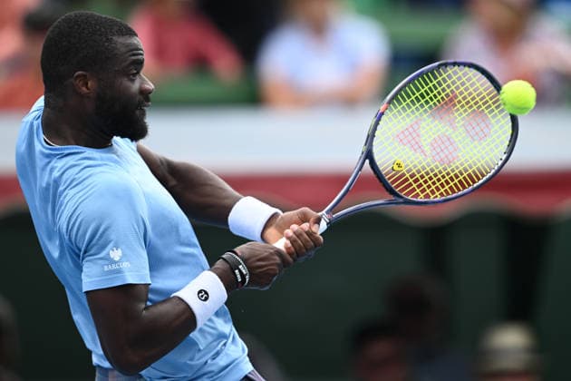 TENNIS KOOYONG CLASSIC, Frances Tiafoe of the US in action against Karen Khachanov of Russia during the Kooyong Classic at the Kooyong Lawn Tennis Club in Melbourne, Tuesday, January 13, 2026. ( NO ARCHIVING, EDITORIAL USE ONLY MELBOURNE VICTORIA AUSTRALIA  Copyright: xJOELxCARRETTx 20260113146660678440