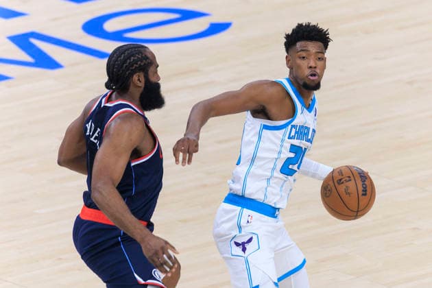 January 12, 2026, Inglewood, California, USA: James Harden 1 of the Los Angeles Clippers guards Brandon Miller 24 of the Charlotte Hornets during their regular season NBA, Basketball Herren, USA game on Monday January 12, 2026 at Intuit Dome in Inglewood, California. Clippers defeat Hornets, 117-109. ARIANA RUIZ PI Inglewood USA - ZUMAp124 20260112_zaa_p124_038 Copyright: xArianaxRuizx