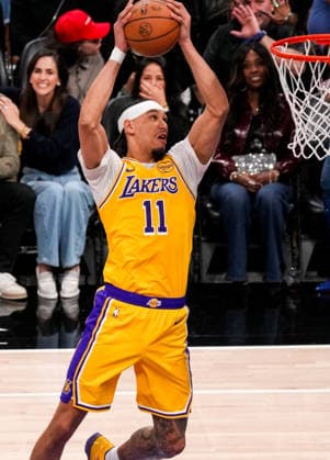 (260113) -- SACRAMENTO, Jan. 13, 2026 -- Los Angeles Lakers Jaxson Hayes dunks during the 2025-2026 NBA, Basketball Herren, USA regular season game between Sacramento Kings and Los Angeles Lakers in Sacramento, the United States, on Jan. 12, 2026. (Photo by Xinhua) (SP)U.S.-SACRAMENTO-BASKETBALL-NBA-KINGS VS LAKERS SunxYuxuan 