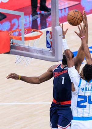 January 12, 2026, Los Angeles, California, USA: James Harden 1 of the Los Angeles Clippers is fouled by Brandon Miller 24 of the Charlotte Hornets as he goes for a shot during their 2025 NBA, Basketball Herren, USA regular season game on Monday January 12, 2026 at Intuit Dome Arena in Inglewood, California. JAVIER ROJAS PI Los Angeles USA - ZUMAp124 20260112_zaa_p124_047 Copyright: xJavierxRojasx