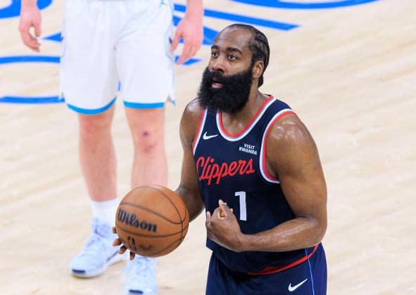 January 12, 2026, Los Angeles, California, USA: James Harden 1 of the Los Angeles Clippers gets ready for a free throw during their 2025 NBA, Basketball Herren, USA regular season game against the Charlotte Hornets on Monday January 12, 2026 at Intuit Dome Arena in Inglewood, California. Harden reached 28,598 career points, surpassing Shaquille Oâ€⠢Neal to move into ninth place on the NBAâ€⠢s all-time scoring list. JAVIER ROJAS PI Los Angeles USA - ZUMAp124 20260112_zaa_p124_049 Copyright: xJavierxRojasx