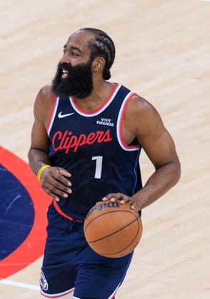 January 12, 2026, Los Angeles, California, USA: James Harden 1 of the Los Angeles Clippers with the ball during their 2025 NBA, Basketball Herren, USA regular season game against the Charlotte Hornets on Monday January 12, 2026 at Intuit Dome Arena in Inglewood, California. Harden reached 28,598 career points, surpassing Shaquille Oâ€⠢Neal to move into ninth place on the NBAâ€⠢s all-time scoring list. JAVIER ROJAS PI Los Angeles USA - ZUMAp124 20260112_zaa_p124_051 Copyright: xJavierxRojasx