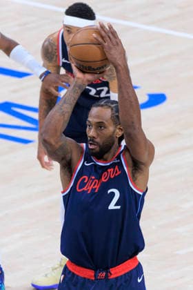 January 12, 2026, Los Angeles, California, USA: Kawhi Leonard 2 of the Los Angeles Clippers puts up a free throw during their 2025 NBA, Basketball Herren, USA regular season game against the Charlotte Hornets on Monday January 12, 2026 at Intuit Dome Arena in Inglewood, California. JAVIER ROJAS PI Los Angeles USA - ZUMAp124 20260112_zaa_p124_061 Copyright: xJavierxRojasx