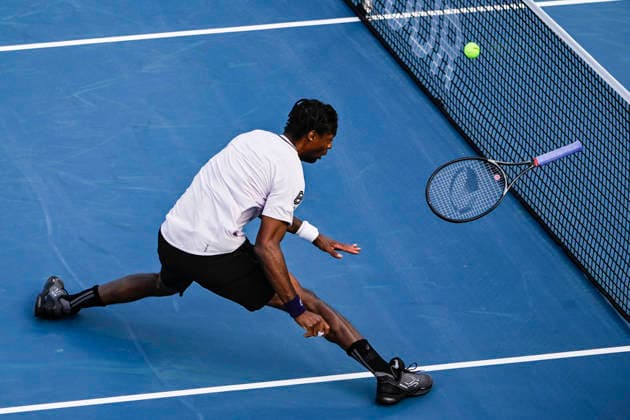 Gael Monfils (FRA) loses his racquet in his Men s singles match of the ASB Classic Men™s ATP, Tennis Herren 250 tennis tournament at Manuka Doctor Arena, Auckland, New Zealand on Tuesday 13 January 2026. Photo credit: Alan Lee Auckland New Zealand Copyright: xAlanxLeex xx