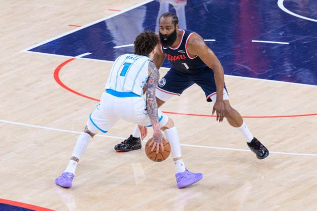 January 12, 2026, Inglewood, California, USA: James Harden 1 of the Los Angeles Clippers defends against LaMelo Ball 1 of the Charlotte Hornets in a 2025 NBA, Basketball Herren, USA regular season game on Monday January 12, 2026 at Intuit Dome Arena in Inglewood, California. Harden reached 28,598 career points, surpassing Shaquille OÃ¢â‚¬â ¢Neal to move into ninth place on the NBAÃ¢â‚¬â ¢s all-time scoring list. JAVIER ROJAS PI Inglewood USA - ZUMAp124 20260112_zaa_p124_076 Copyright: xJavierxRojasx