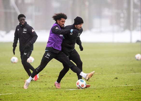 Football, Men, Season 2025 26, 2 Bundesliga, Hertha BSC, Training, f l Boris Mamuzah Lum Hertha BSC , Jeremy Dudziak Hertha BSC , Dawid Kownacki Hertha BSC , 13 01 2026, Copyright: xSebastianxRäppold MatthiasxKochx