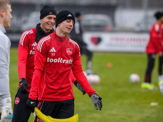 13 01 2026 Soccer 2 Soccer Bundesliga Season 2025 2026 1 FC Nürnberg Nuernberg FCN Club Training Sportfoto Zink xwoxzix Tim Janisch 32, 1 FC Nürnberg FCN in front of Eric Porstner 41, 1 FC Nürnberg FCN