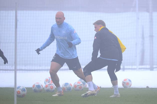 DEU, DFL, 2 FBL Hertha BSC, Training, 13 01 2026, Sportforum, Berlin, DEU, DFL, 2 FBL Hertha BSC, Training, im Bild Toni Leistner Hertha BSC Berlin 37 , Julian Eitschberger Hertha BSC Berlin 2 DFL regulations prohibit any use of Photographs as image sequences and or quasi video nordphotoxGmbHx xEngler nph00076