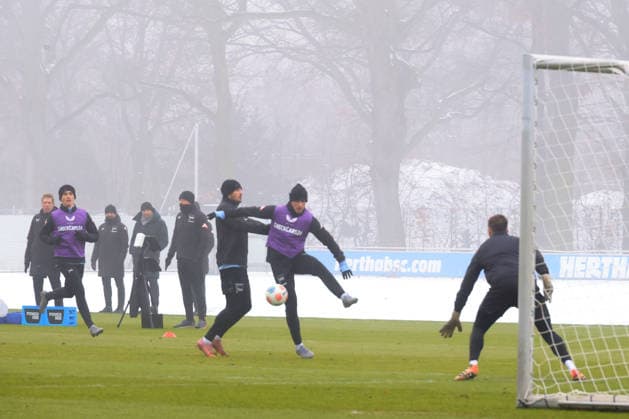 DEU, DFL, 2 FBL Hertha BSC, Training, 13 01 2026, Sportforum, Berlin, DEU, DFL, 2 FBL Hertha BSC, Training, im Bild Hertha Spielerkreis DFL regulations prohibit any use of Photographs as image sequences and or quasi video nordphotoxGmbHx xEngler nph00076
