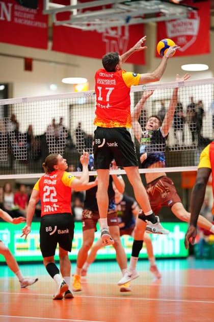 Game scene with Jonathan Downs 17 BADEN VOLLEYS SSC Karlsruhe and Eli Irizarry 22 BADEN VOLLEYS SSC Karlsruhe Game scene with Jonathan Downs 17 BADEN VOLLEYS SSC Karlsruhe and Eli Irizarry 22 BADEN VOLLEYS SSC Karlsruhe Copyright: xspeedshotx