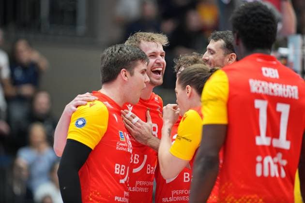 Game scene with Jonathan Downs 17 BADEN VOLLEYS SSC Karlsruhe and Maximilian König 18 BADEN VOLLEYS SSC Karlsruhe Game scene with Jonathan Downs 17 BADEN VOLLEYS SSC Karlsruhe and Maximilian König 18 BADEN VOLLEYS SSC Karlsruhe Copyright: xspeedshotx