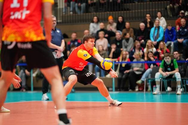 Alexander Benz 16 BADEN VOLLEYS SSC Karlsruhe plays the ball with an acceptance Alexander Benz 16 BADEN VOLLEYS SSC Karlsruhe with acceptance Copyright: xspeedshotx