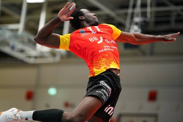 John Obi 11 BADEN VOLLEYS SSC Karlsruhe positions himself at the net John Obi 11 BADEN VOLLEYS SSC Karlsruhe positions himself at the net Copyright: xspeedshotx