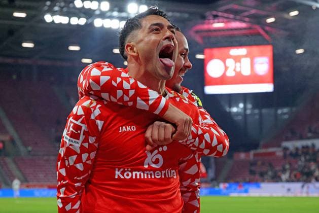 Mainz, Deutschland 13. Januar 2026: 1. BL - 2025 2026 - FSV Mainz 05 vs. 1. FC Heidenheim Im Bild: Torschütze Nadiem Amiri (Mainz) freut sich mit Armindo Sieb (Mainz) über sein Tor zum 2:0. DFL regulations prohibit any use of photographs as image sequences and or quasi-video Mewa Arena Rheinland - Pfalz *** Mainz, Germany 13 January 2026 1 BL 2025 2026 FSV Mainz 05 vs 1 FC Heidenheim In the picture Goalscorer Nadiem Amiri Mainz celebrates with Armindo Sieb Mainz about his goal for 2 0 DFL regulations prohibit any use of photographs as image sequences and or quasi video Mewa Arena Rheinland Pfalz Copyright: xFotostandx xRacochax
