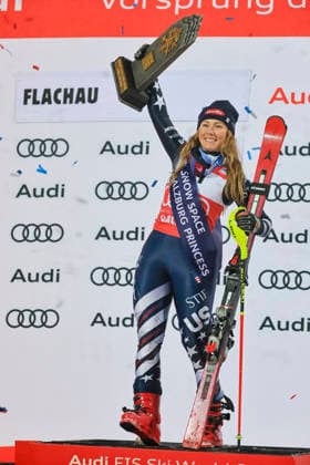 ALPINE SKIING - FIS WC Flachau FLACHAU,AUSTRIA,13.JAN.26 - ALPINE SKIING - FIS World Cup, ladies, night slalom. Image shows the rejoicing of Mikaela Shiffrin (USA).  GEPAxpictures xWolfgangxGrebien