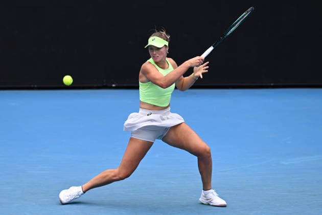 TENNIS AUSTRALIAN OPEN QUALIFYING, Olivia Gadecki of Australia in action against Sloane Stephens of the US during a qualifying session ahead of the Australian Open tennis tournament at Melbourne Park in Melbourne, Wednesday, January 14, 2026. ( NO ARCHIVING, EDITORIAL USE ONLY MELBOURNE VICTORIA AUSTRALIA  Copyright: xJOELxCARRETTx 20260114120464197480