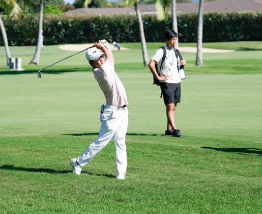 January 13, 2026, Honolulu, Hawaii, USA: YUTA SUGIURA, left, hits the ball on the fairway of the 3rd hole during a practice round for the 2026 Sony Open in Honolulu, Hawaii on January 13, 2026. Honolulu USA - ZUMAm310 20260113_zsp_m310_005 Copyright: xElliotxMilesx