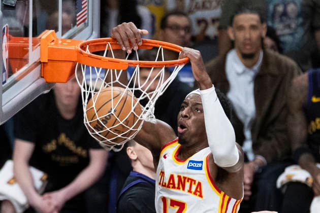 January 13, 2026, Los Angeles, California, USA: Atlanta Hawks Onyeka Okongwu (17) dunks against the Los Angeles Lakers during an NBA, Basketball Herren, USA basketball game at Crypto.com Arena on Tuesday, Jan. 13, 2026 in Los Angeles. Los Angeles USA - ZUMAc68_ 20260113_zaf_c68_054 Copyright: xRingoxChiux