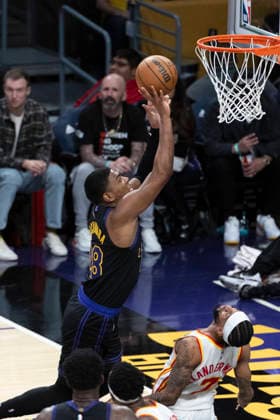January 13, 2026, Los Angeles, California, United States: Los Angeles Lakersâ„¢ Rui Hachimura (28) shoots against Atlanta Hawks Nickeil Alexander-Walker (7) during an NBA, Basketball Herren, USA basketball game at Crypto.com Arena on Tuesday, Jan. 13, 2026 in Los Angeles. Los Angeles United States - ZUMAs197 20260113_aaa_s197_456 Copyright: xRingoxChiux