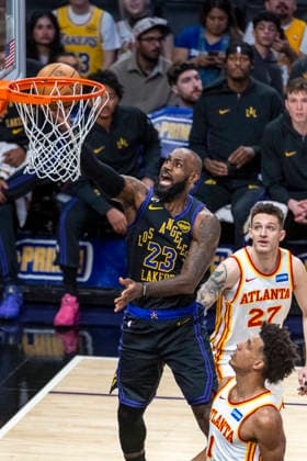 January 13, 2026, Los Angeles, California, United States: Los Angeles Lakersâ„¢ LeBron James (23) goes to the basket against the Atlanta Hawks during an NBA, Basketball Herren, USA basketball game at Crypto.com Arena on Tuesday, Jan. 13, 2026 in Los Angeles. Los Angeles United States - ZUMAs197 20260113_aaa_s197_461 Copyright: xRingoxChiux