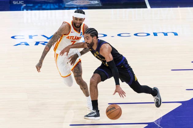 January 13, 2026, Los Angeles, California, United States: Los Angeles Lakersâ„¢ Gabe Vincent (7) drives against Atlanta Hawks Nickeil Alexander-Walker (7) during an NBA, Basketball Herren, USA basketball game at Crypto.com Arena on Tuesday, Jan. 13, 2026 in Los Angeles. Los Angeles United States - ZUMAs197 20260113_aaa_s197_498 Copyright: xRingoxChiux
