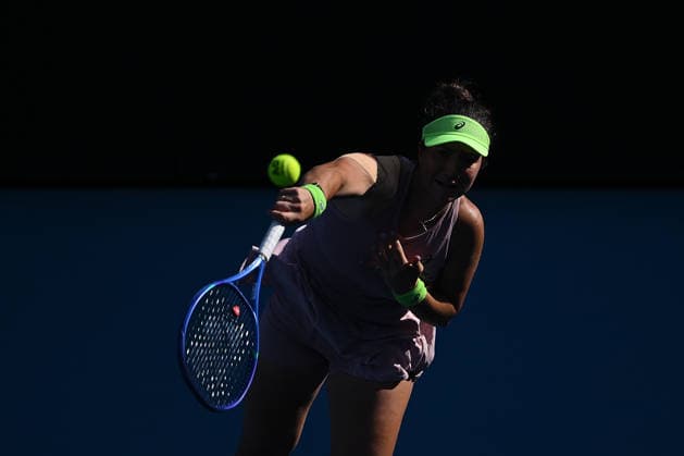 TENNIS AUSTRALIAN OPEN QUALIFYING, Lola Radivojevic of Serbia in action against Storm Hunter of Australia in the round 2 qualifying match ahead of the Australian Open tennis tournament at Melbourne Park in Melbourne, Wednesday, January 14, 2026. ( NO ARCHIVING, EDITORIAL USE ONLY MELBOURNE VICTORIA AUSTRALIA  Copyright: xJAMESxROSSx 20260114180907145100