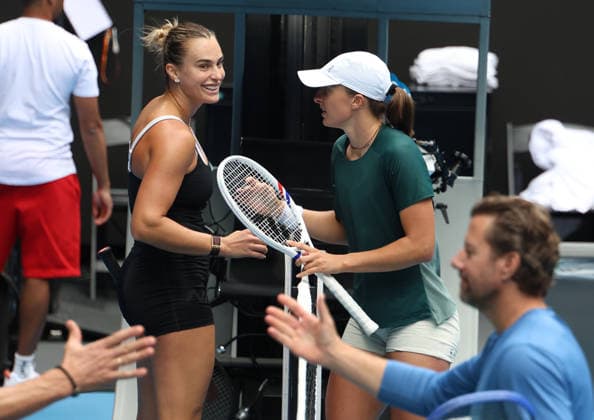 January 14, 2026, Melbourne, Victoria, Australia: ARYNA SABALENKA and IGA SWIATEK of Poland after practise session before Australian Open, Melbourne, Australia. Melbourne Australia - ZUMAc278 20260114_zsp_c278_030 Copyright: xMarcinxCholewinskix