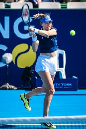 January 14, 2026, Melbourne, Victoria, Australia: Katie Boulter of Great Britain plays against Elizabeth Mandlik of USA on Day 2 of the 2026 Kooyong Classic Elizabeth Mandlik of USA won Katie Boulter of Great Britain Melbourne Australia - ZUMAs197 20260114_aaa_s197_032 Copyright: xChrisxPutnamx