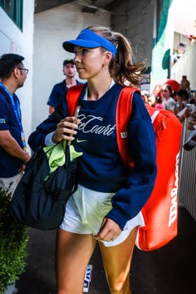 January 14, 2026, Melbourne, Victoria, Australia: Katie Boulter of Great Britain enters the court to play against Elizabeth Mandlik of USA on Day 2 of the 2026 Kooyong Classic Elizabeth Mandlik of USA won Katie Boulter of Great Britain Melbourne Australia - ZUMAs197 20260114_aaa_s197_038 Copyright: xChrisxPutnamx