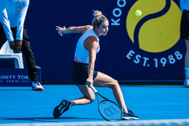 January 14, 2026, Melbourne, Victoria, Australia: Elizabeth Mandlik of USA plays against Katie Boulter of Great Britain on Day 2 of the 2026 Kooyong Classic Elizabeth Mandlik of USA won Katie Boulter of Great Britain Melbourne Australia - ZUMAs197 20260114_aaa_s197_042 Copyright: xChrisxPutnamx