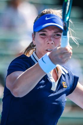 January 14, 2026, Melbourne, Victoria, Australia: Katie Boulter of Great Britain plays against Elizabeth Mandlik of USA on Day 2 of the 2026 Kooyong Classic Elizabeth Mandlik of USA won Katie Boulter of Great Britain Melbourne Australia - ZUMAs197 20260114_aaa_s197_053 Copyright: xChrisxPutnamx