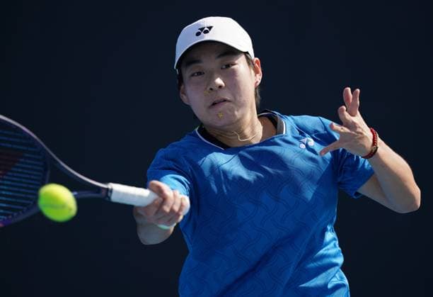 (260114) -- MELBOURNE, Jan. 14, 2026 -- Bai Zhuoxuan of China hits a return during the women s singles qualifying 2nd round match against Chloe Paquet of France at Australian Open tennis tournament in Melbourne, Australia, Jan. 14, 2026. (Photo by Xinhua) (SP)AUSTRALIA-MELBOURNE-TENNIS-AUSTRALIAN OPEN-WOMEN S SINGLES-QUALIFYING WangxShen 