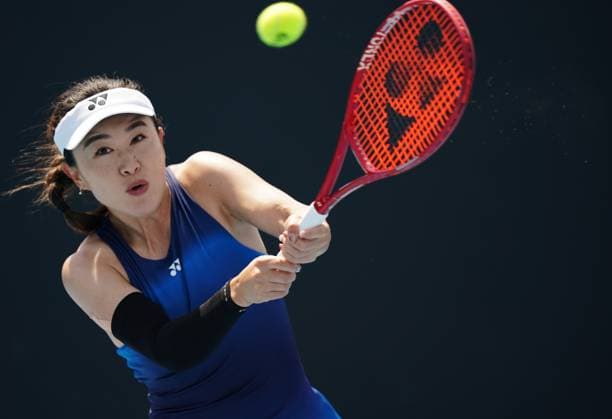 (260114) -- MELBOURNE, Jan. 14, 2026 -- Zhu Lin of China hits a return during the women s singles qualifying 2nd round match against Victoria Jimenez Kasintseva of Andorra at Australian Open tennis tournament in Melbourne, Australia, Jan. 14, 2026. (Photo by Xinhua) (SP)AUSTRALIA-MELBOURNE-TENNIS-AUSTRALIAN OPEN-WOMEN S SINGLES-QUALIFYING WangxShen 