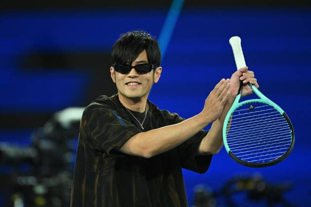TENNIS AO 1 POINT SLAM, Taiwanese singer-songwriter and actor Jay Chou reacts during the 1 Point Slam event during the Australian Open Opening Week at Rod Laver Arena in Melbourne, Victoria, Wednesday, January 14, 2026. ( NO ARCHIVING, EDITORIAL USE ONLY Melbourne Victoria Australia  Copyright: xJamesxRossx 20260114183055104928