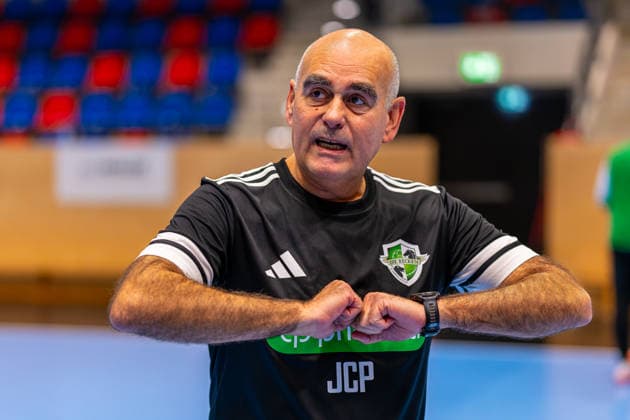 Juan Carlos Pastor TSV Hannover Burgdorf, Coach v l , Training start TSV Hannover Burgdorf 13 01 2026, Hannover, GER , Copyright: xJanxGuentherx xTSVxHannover-Burgdorfx