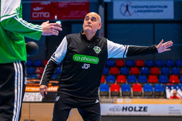 Juan Carlos Pastor TSV Hannover Burgdorf, Coach v l , Training start TSV Hannover Burgdorf 13 01 2026, Hannover, GER , Copyright: xJanxGuentherx xTSVxHannover-Burgdorfx