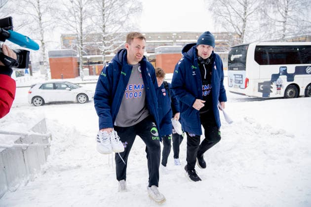 Handball European Championship Bekkestua 20260114 Vetle Eck Aga and coach Martin Boquist at the handball boys training in Nadderud arena before the European Handball Championship matches Photo Stian Lysberg Solum NTB Bekkestua Norway EDITORIAL USE ONLY RESTRICTED USE FOR BETTING COMPANIES  Copyright: xStianxLysbergxSolumx xNTBx