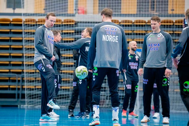 Handball European Championship Bekkestua 20260114 Sander Sagosen and Torbjorn Bergerud at the handball boys training in Nadderud arena before the European Handball Championship matches Photo Stian Lysberg Solum NTB Bekkestua Norway EDITORIAL USE ONLY RESTRICTED USE FOR BETTING COMPANIES  Copyright: xStianxLysbergxSolumx xNTBx