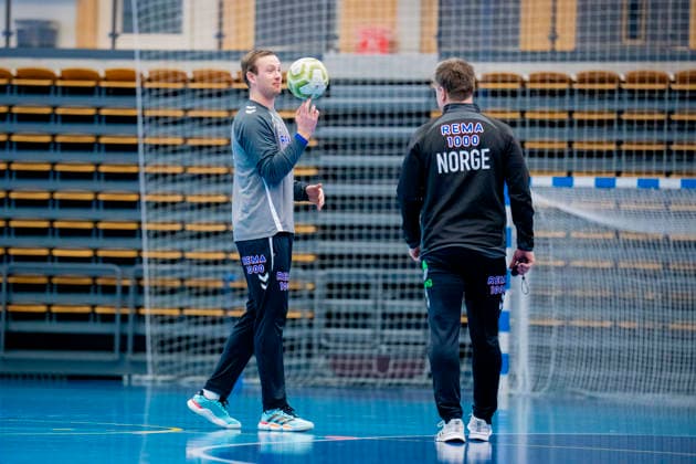 Handball European Championship Bekkestua 20260114 National team manager Jonas Wille and Sander Sagosen at the handball boys training in Nadderud arena before the European Handball Championship matches Photo Stian Lysberg Solum NTB Bekkestua Norway EDITORIAL USE ONLY RESTRICTED USE FOR BETTING COMPANIES  Copyright: xStianxLysbergxSolumx xNTBx